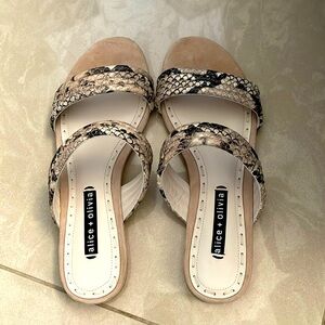 New! Alice+Olivia sandals size 37